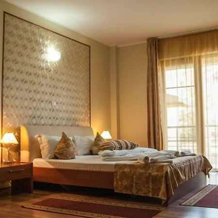Vila Noa Hotel นาโวดาริ ภายนอก รูปภาพ