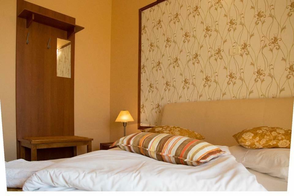 Vila Noa Hotel นาโวดาริ ภายนอก รูปภาพ